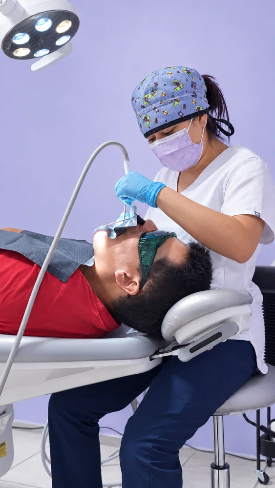 Fotografía de atención publicada en Magia Dental